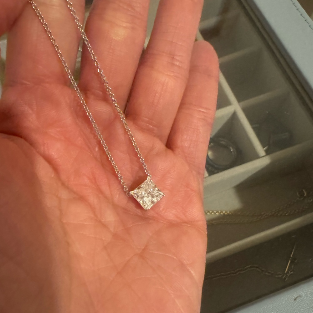 Elegant 2CT princess cut diamond Pendant Necklace